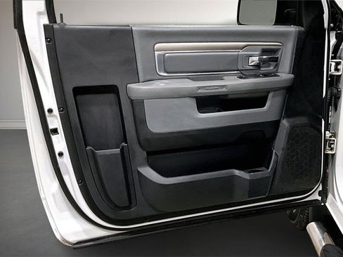 Used 2017 RAM 1500 Classic SLT image 18