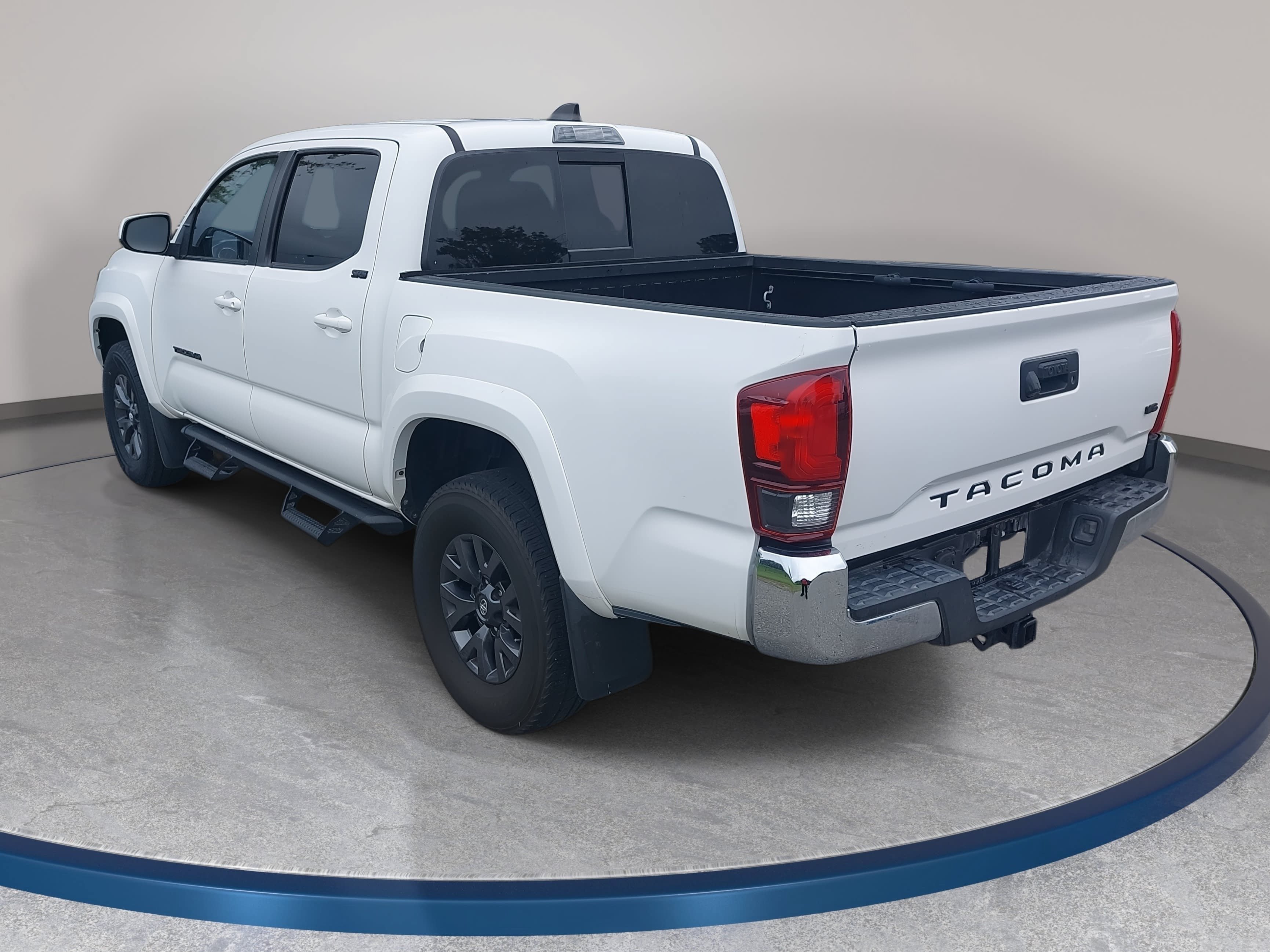 Used 2023 Toyota Tacoma SR5 RWD image 7
