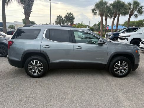 Used 2023 GMC Acadia SLT FWD image 8