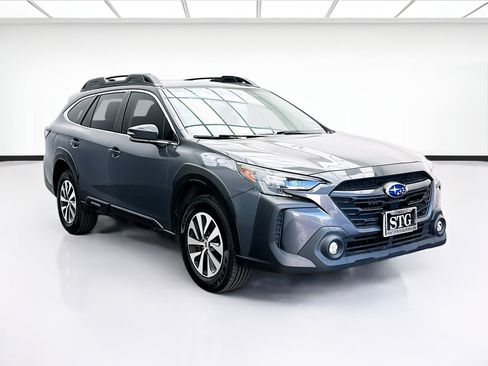 Used 2023 Subaru Outback Premium AWD/4WD image 3