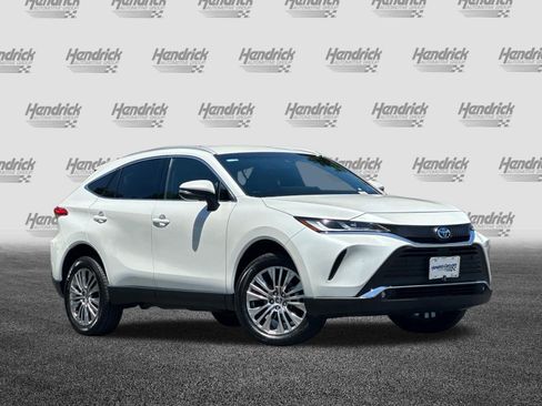 Used 2023 Toyota Venza XLE AWD/4WD image 2