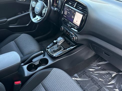 Certified 2023 Kia Soul EX image 13