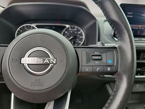 Used 2023 Nissan Rogue SV w/ SV Premium B Package FWD image 19