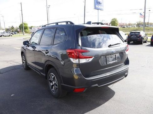Used 2023 Subaru Forester Premium AWD/4WD image 6