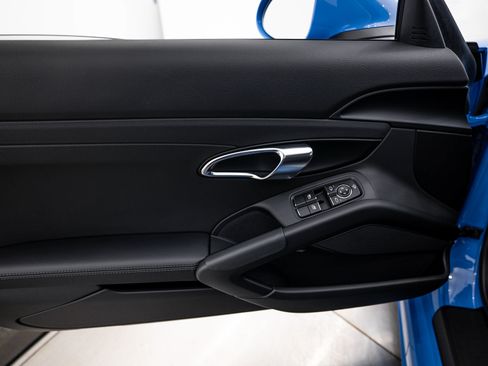 Certified 2025 Porsche 718 Cayman S RWD image 22