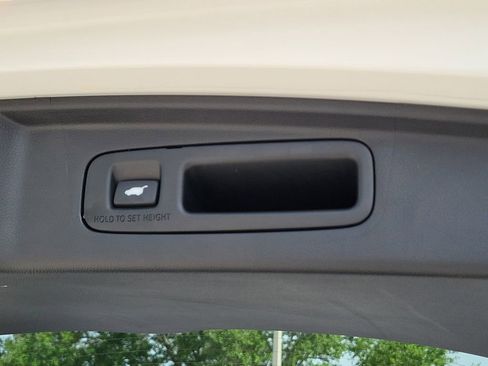 Used 2025 Honda CR-V EX-L image 15