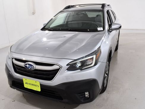 Used 2020 Subaru Outback Premium AWD/4WD image 2