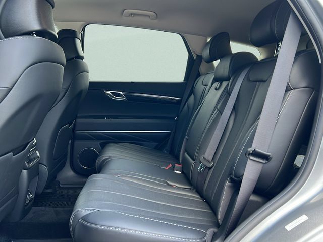 Certified 2025 Genesis GV80 2.5T AWD/4WD image 10