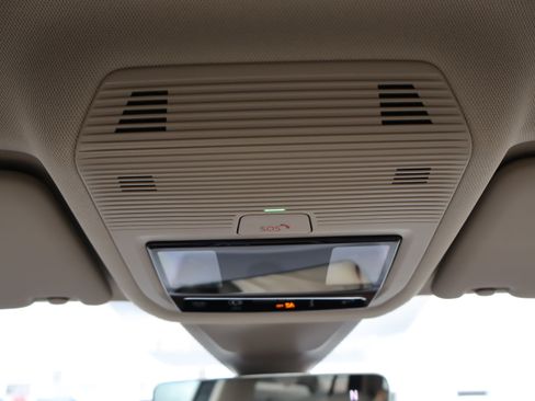 Used 2024 Volkswagen Atlas SE image 31