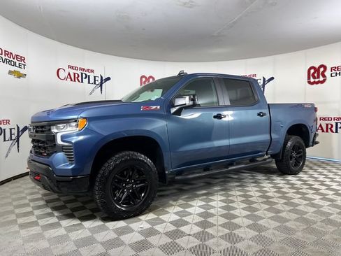 Used 2024 Chevrolet Silverado 1500 LT Trail Boss w/ Convenience Package II AWD/4WD image 3