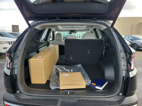 New 2026 Hyundai Tucson Limited image 8