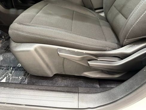 New 2026 Chevrolet Equinox EV LT image 12