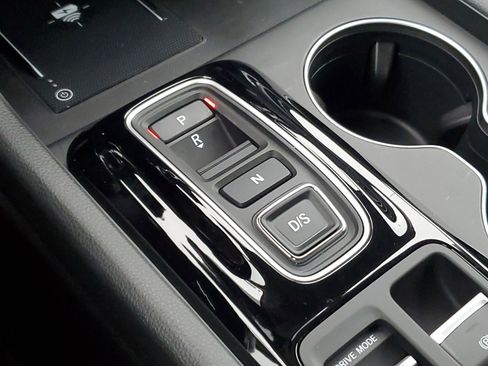 Used 2025 Honda Pilot EX-L image 32