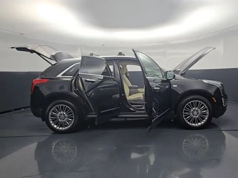 Used 2017 Cadillac XT5 Premium Luxury FWD image 31