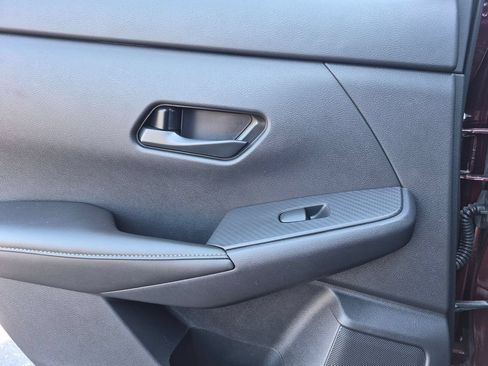Used 2025 Nissan Sentra SV FWD image 24