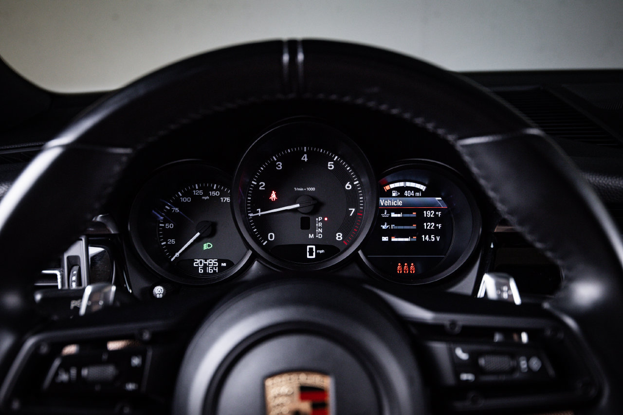 Certified 2024 Porsche Macan AWD/4WD image 15