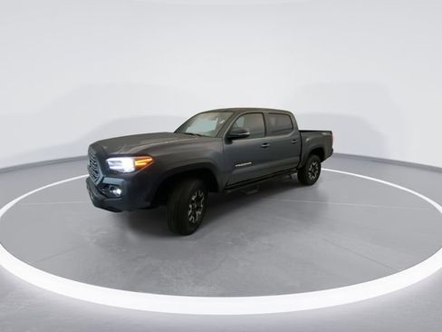 Used 2022 Toyota Tacoma TRD Off-Road w/ TRD Premium Off Road Package RWD image 8