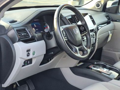Used 2020 Honda Pilot Touring image 10