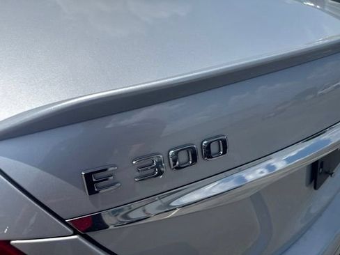 Used 2019 Mercedes-Benz E 300 4MATIC image 17
