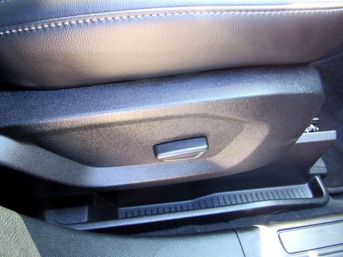 Used 2024 Ford Edge SEL w/ Convenience Package image 29