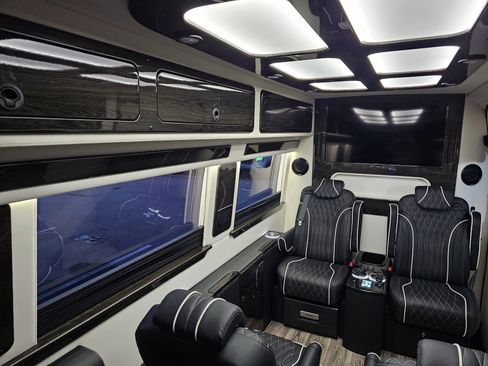 Used 2024 Mercedes-Benz Sprinter 3500 image 15