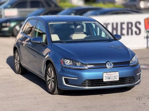 Used 2015 Volkswagen e-Golf SEL Premium image 3