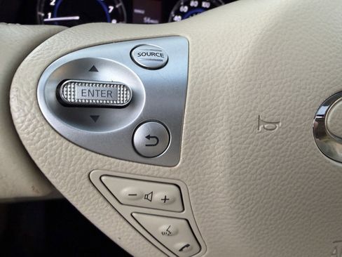 Used 2017 INFINITI QX70 2WD w/ Premium Package image 37