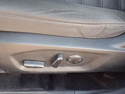 Used 2020 Ford Fusion SE image 4