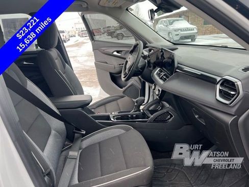 Used 2024 Chevrolet TrailBlazer LT w/ Driver Confidence Package image 22