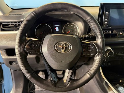 Used 2021 Toyota RAV4 XLE AWD/4WD image 16