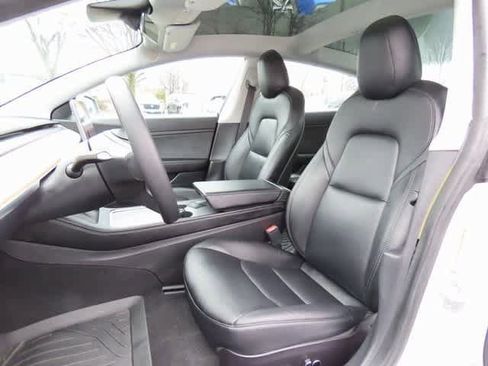 Used 2021 Tesla Model 3 Standard Range Plus image 11