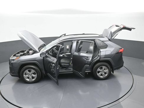 Used 2024 Toyota RAV4 XLE AWD/4WD image 59