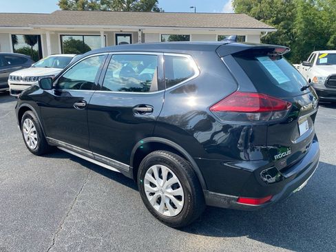 Used 2020 Nissan Rogue S FWD image 4