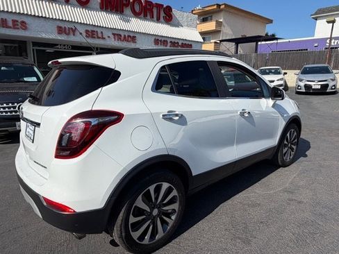 Used 2019 Buick Encore Essence FWD image 2