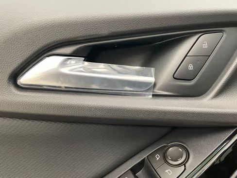 New 2026 Chevrolet Equinox LT AWD/4WD image 9