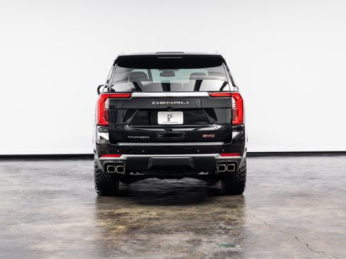 Used 2025 GMC Yukon Denali AWD/4WD image 16