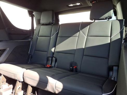 New 2026 Cadillac Escalade Luxury w/ LPO, Radiant Package image 7