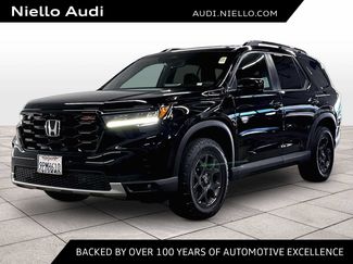 Used 2025 Honda Pilot TrailSport video 1