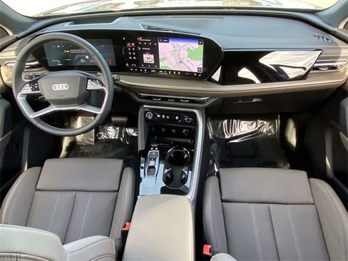 Used 2025 Audi Q5 Premium Plus image 17