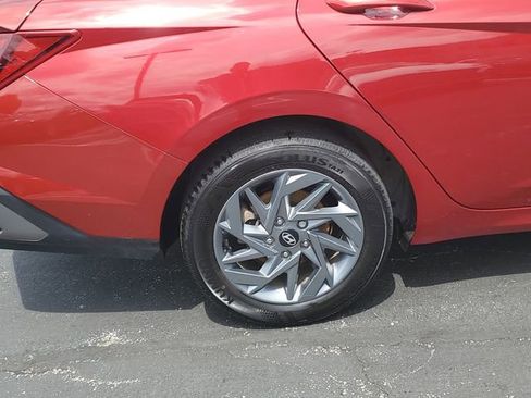 Used 2024 Hyundai Elantra SEL FWD image 5