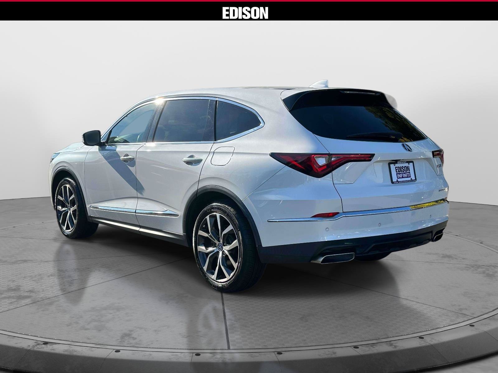 Used 2022 Acura MDX w/ Technology Package AWD/4WD image 5
