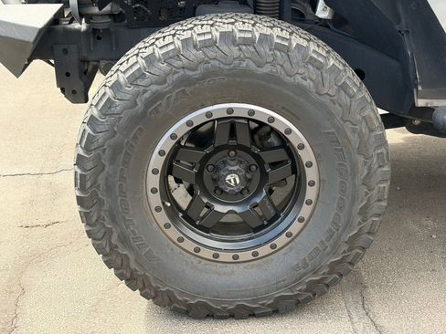Used 2017 Jeep Wrangler Unlimited Sport w/ Quick Order Package 24S AWD/4WD image 6
