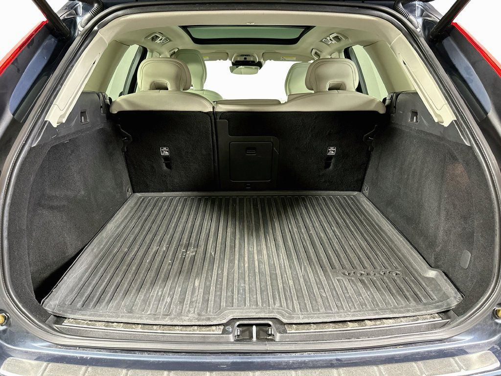 Used 2021 Volvo XC60 T5 Inscription w/ Protection Package Premier FWD image 16