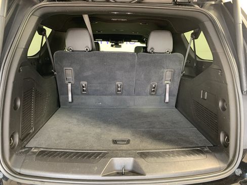 Used 2021 Chevrolet Suburban LT RWD image 34