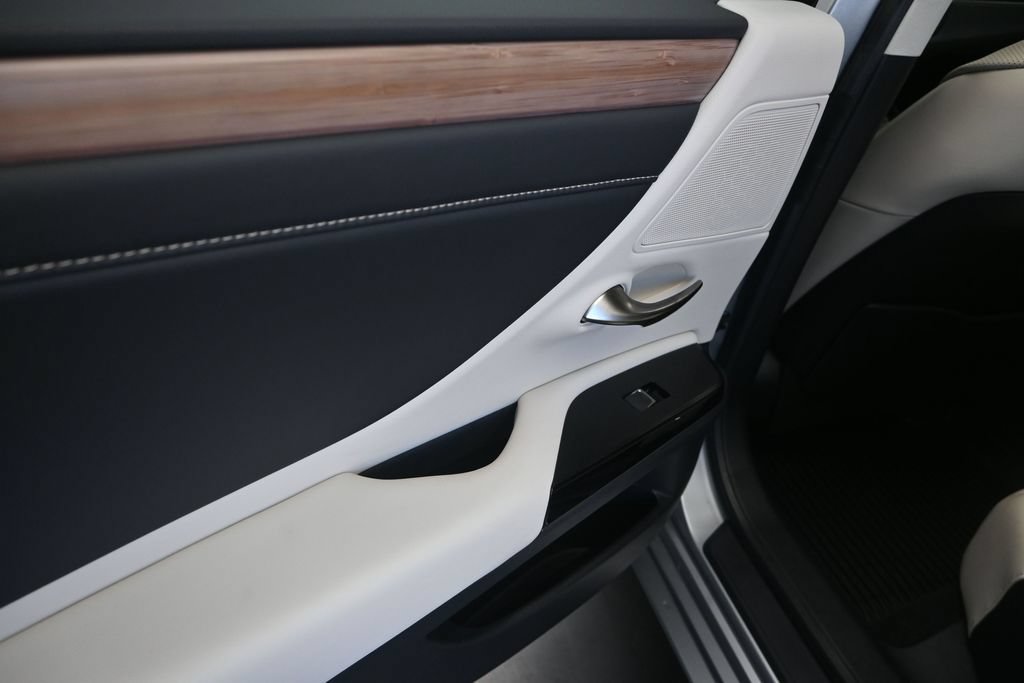 Used 2025 Lexus ES 350 w/ Premium Package FWD image 15