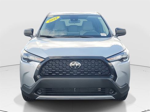 Used 2022 Toyota Corolla Cross L image 2