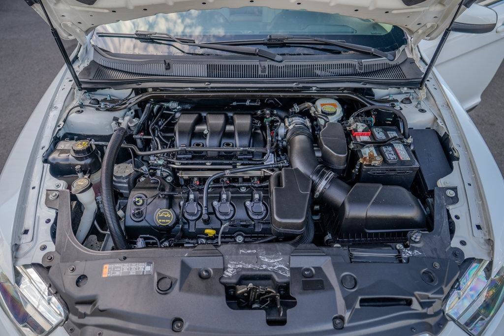 Used 2017 Ford Taurus SEL w/ Equipment Group 201A FWD image 10