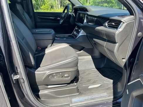 Used 2023 GMC Yukon Denali AWD/4WD image 12