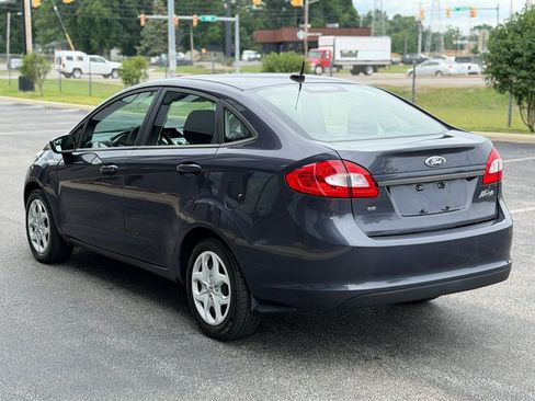 Used 2013 Ford Fiesta SE FWD image 3