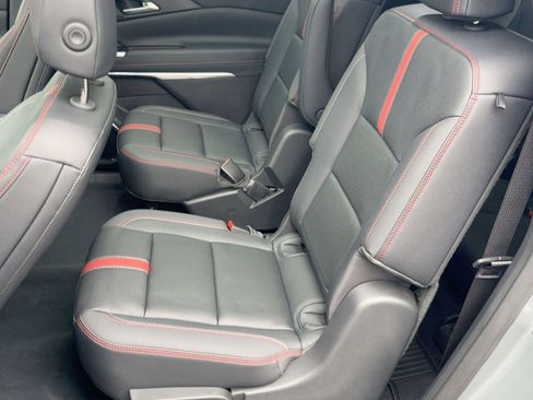 Used 2024 Chevrolet Traverse RS w/ LPO, Floor Liner Package image 20